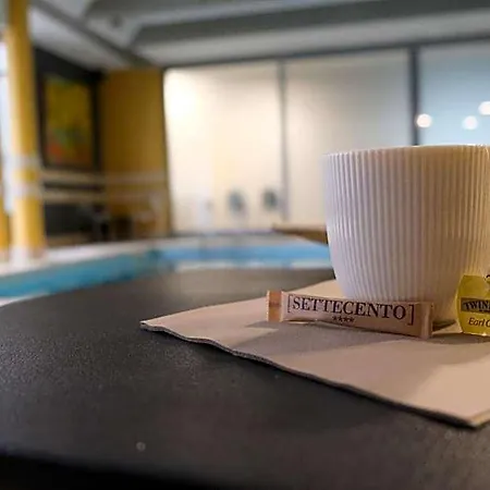 Settecento 4*